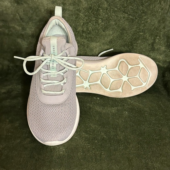 *SOLD* Under Armour Shoes - Women’s - Picture 3 of 5